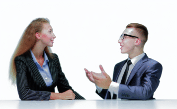 พูดอังกฤษง่าย ๆ อย่างมั่นใจ สนุกทุกบทสนทนาในชีวิตประจำวัน